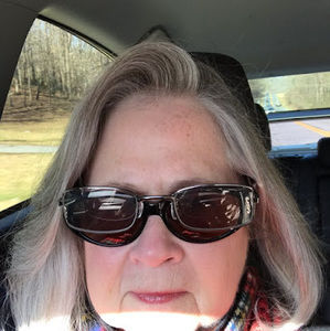 Meet your Posher, Caroline